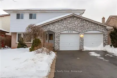 1445 Grosvenor Street, Oakville, ON L6H 2T8