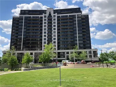 1070 SHEPPARD Avenue W 611, Toronto W05, ON M3J 0G8