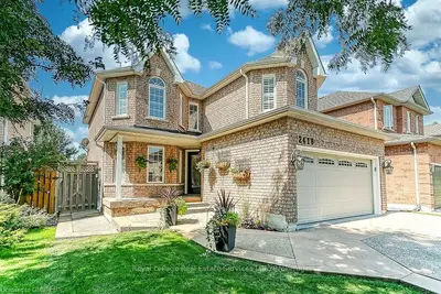 2418 GLADSTONE Avenue, Oakville, ON L6H 6P2