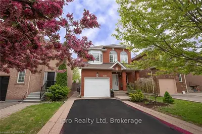 2581 LONGRIDGE Crescent, Oakville, ON L6H 6S1