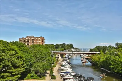 100 LAKESHORE Road E 904, Oakville, ON L6J 6M9