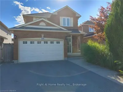 640 FOTHERGILL Boulevard, Burlington, ON L7L 6E3