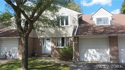 2079 The Collegeway 90, Mississauga, ON L5L 3M1