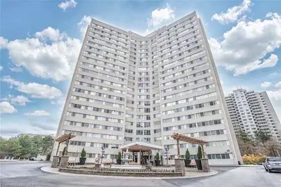 3695 KANEFF Crescent PH 10, Mississauga, ON L5A 4B6
