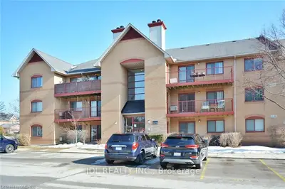 1476 PILGRIMS Way 1832, Oakville, ON L6M 3G7