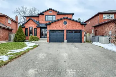 1271 Greenwood Crescent, Oakville, ON L6J 6W3
