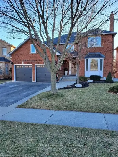 226 Elderwood Trail, Oakville, ON L6H 5W2