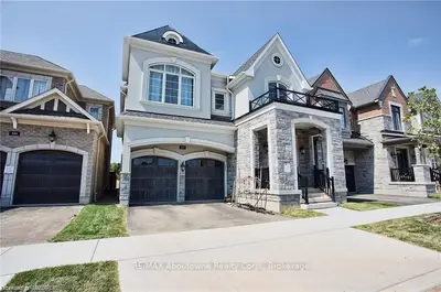 327 Harold Dent Trail, Oakville, ON L6M 1R3