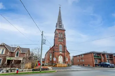 14 MAIN Street, Halton Hills, ON L7G 3G5