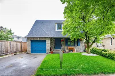 3054 Silverthorn Drive, Oakville, ON L6L 5N7
