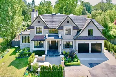 276 CHARTWELL Road, Oakville, ON L6J 3Z9