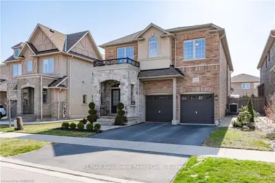 3226 Saltaire Crescent, Oakville, ON L6M 0K8