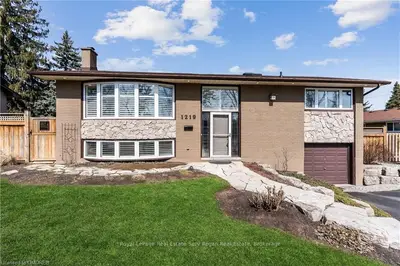 1219 Holton Heights Drive, Oakville, ON L6H 2E8