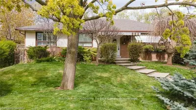 561 Weir Avenue, Oakville, On L6l 4x3
