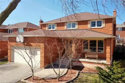 1305 GREENIAUS Road, Oakville, ON L6J 6Y3