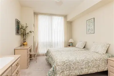 2170 Marine Drive 102, Oakville, ON L6L 5V1