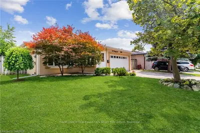 1279 LANDFAIR Crescent, Oakville, ON L6H 2N5