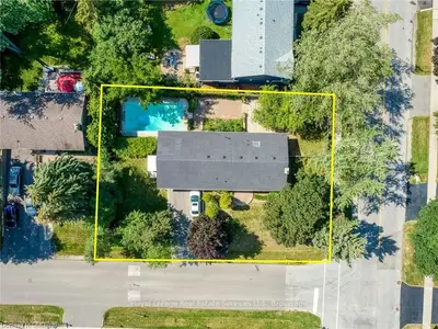 1402 GAINSBOROUGH Drive N, Oakville, ON L6H 2H6