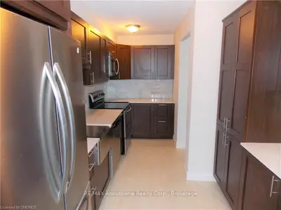 50 MISSISSAUGA VALLEY Boulevard 516, Mississauga, ON L5A 3S2