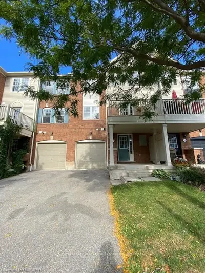 3163 STORNOWAY Circle, Oakville, ON L6M 5H8