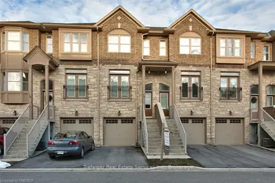 2410 Woodstock Trail 19, Oakville, ON L6M 0L3