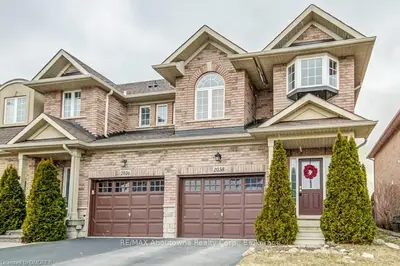 2038 REDSTONE Crescent, Oakville, ON L6M 5B2