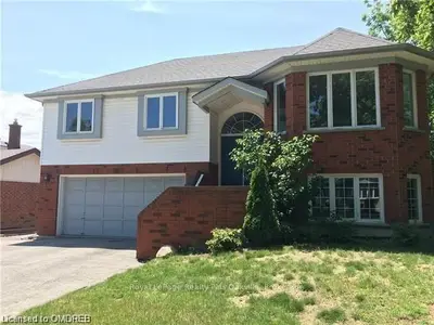 252 MAURICE Drive, Oakville, ON L6K 2X1