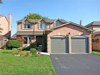 64 RIVER OAKS Boulevard E, Oakville, ON L6H 4C4