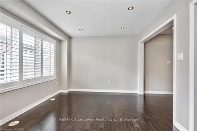 3002 Preserve Drive 20, Oakville, ON L6M 0V2