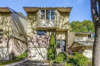 1135 MCCRANEY Street E 29, Oakville, ON L6H 3A3