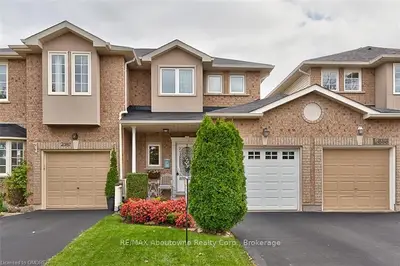 2385 PENROSE Lane, Oakville, ON L6H 6K1
