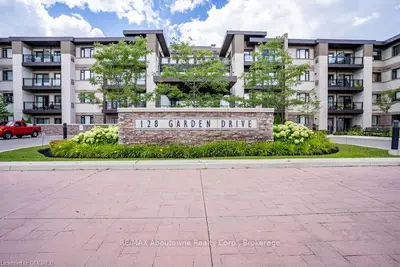 128 GARDEN Drive 416, Oakville, ON L6K 0H7