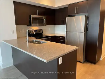 55 SPEERS Road 410, Oakville, ON L6K 3R6