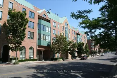 185 ROBINSON Street PH12, Oakville, ON L6J 7P6