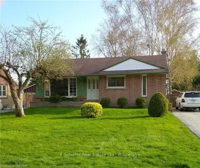 228 MOHAWK Road, Oakville, ON L6L 2Z2