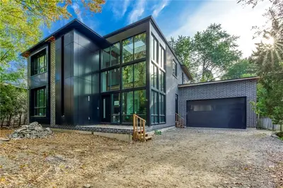 167 TWEEDSDALE Crescent, Oakville, ON L6L 4P6