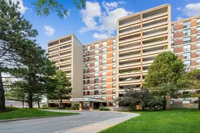 965 INVERHOUSE Drive 703, Mississauga, ON L5J 4B4