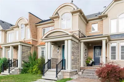 545 SIXTEEN MILE Drive, Oakville, ON L6M 0P8
