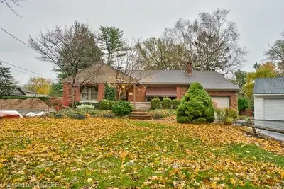 212 ASCOT Place, Burlington, ON L7T 1Y4