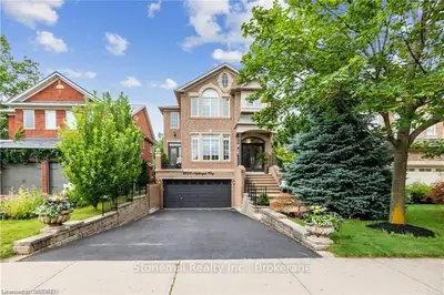 2259 NIGHTINGALE Way, Oakville, ON L6M 3S1