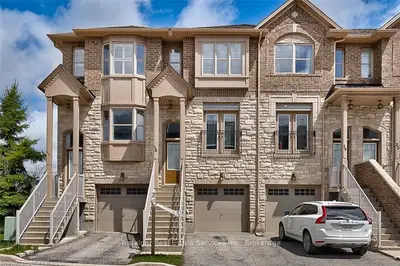 2410 WOODSTOCK Trail 18, Oakville, ON L6M 0L3