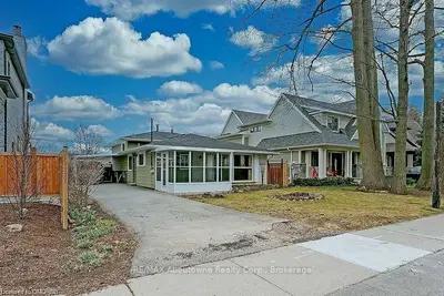 377 Pine Cove Road, Burlington, ON L7N 1W4