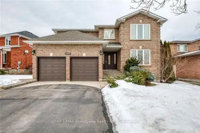 2298 Shipwright Road, Oakville, ON L6M 3J2