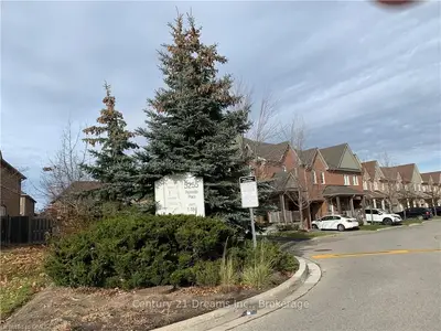 82-5255 PALMETTO Place, Mississauga, ON L5M 0H2