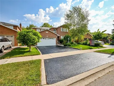 452 HEDGEROW Lane, Oakville, ON L6H 4V5