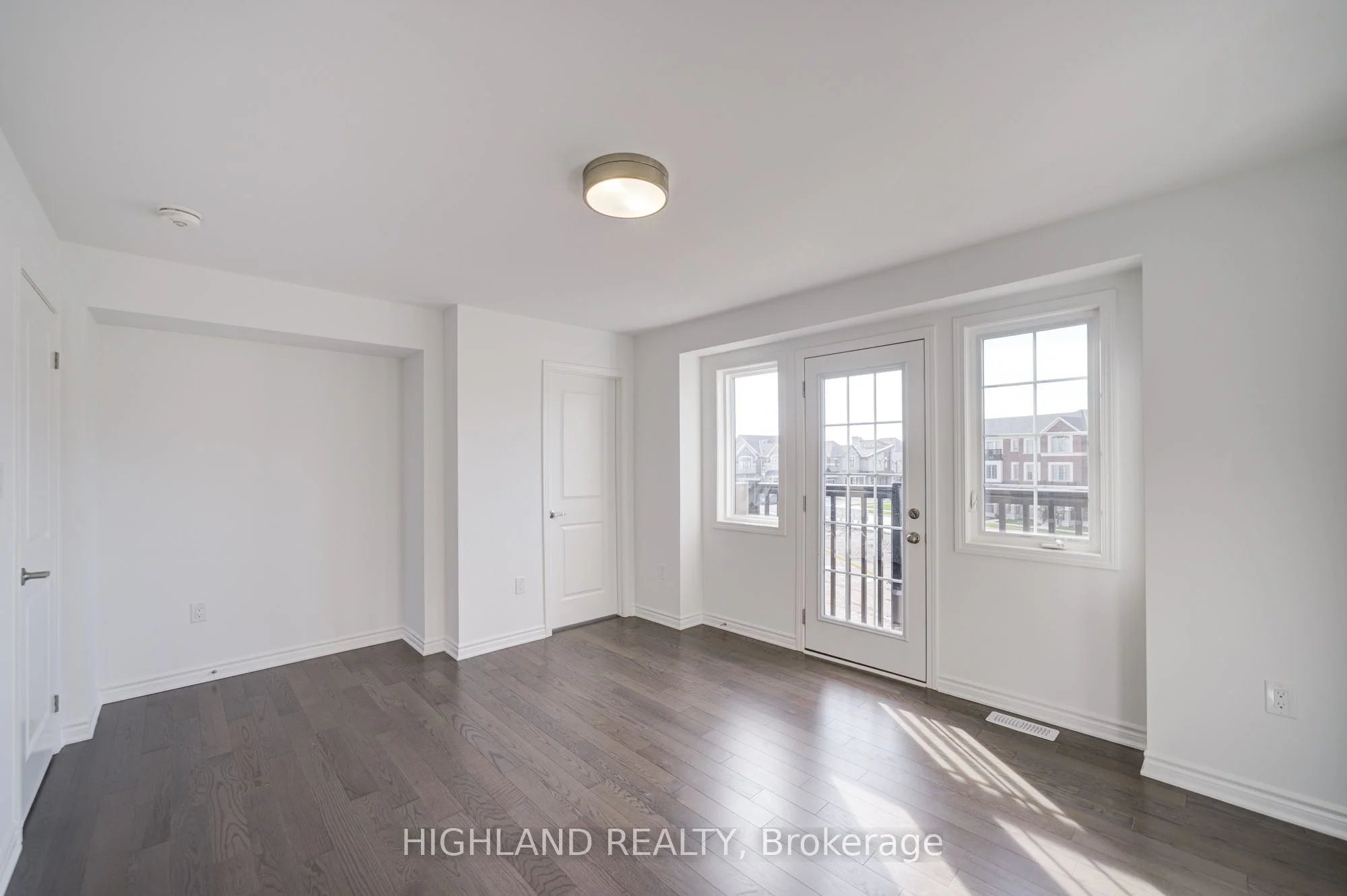 1210 Poppy Gardens 5, Oakville, ON L6H 7Y2