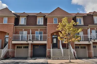 2349 Saddlecreek Crescent, Oakville, ON L6M 5J7