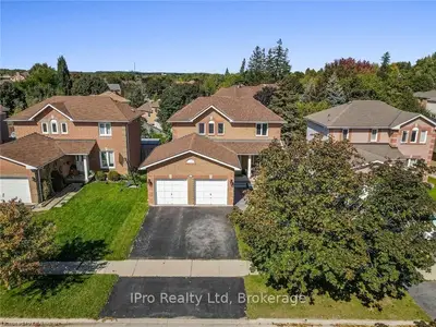 10 BIRCHWAY Place, Halton Hills, ON L7J 2X7