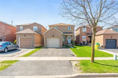 6 MCKINNON Avenue, Halton Hills, ON L7G 5H6