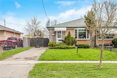 137 RAYLAWN Crescent, Halton Hills, ON L7G 4M6